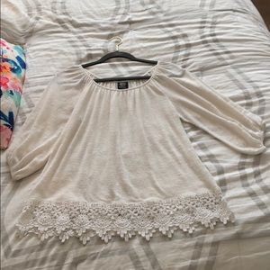 Cute ivory top. Lightweight size medium